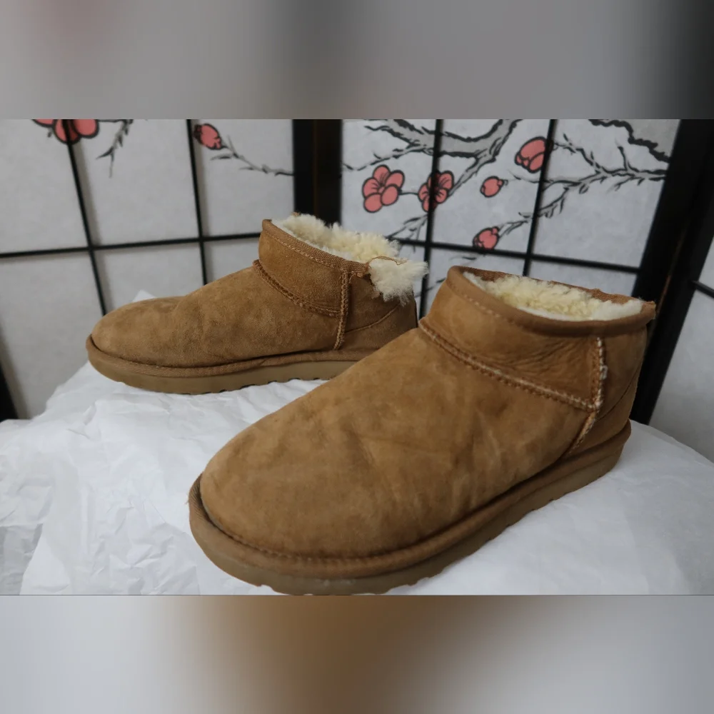 UGG Men's Chestnut Suede Slip-On Boots Size 8